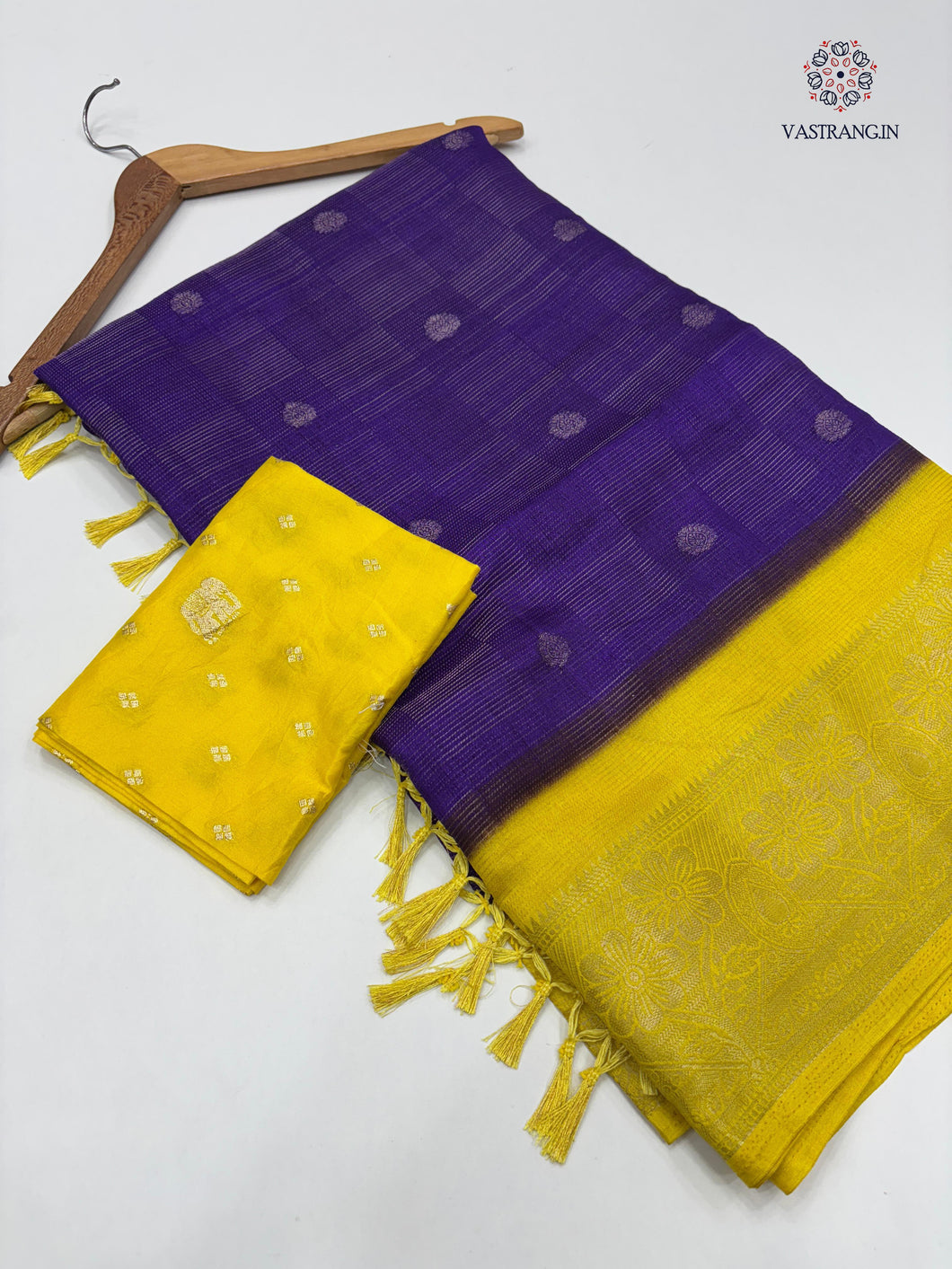 New Wedding Wear Purple Color Pure Dola Silk Zari Jacquard Weaving Work Fancy Designer Saree