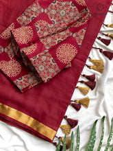 Load image into Gallery viewer, New Wedding Wear Pure Mul Cotton Jacquard Border with Tussles Work Fancy Designer Saree With Unstitched Blouse
