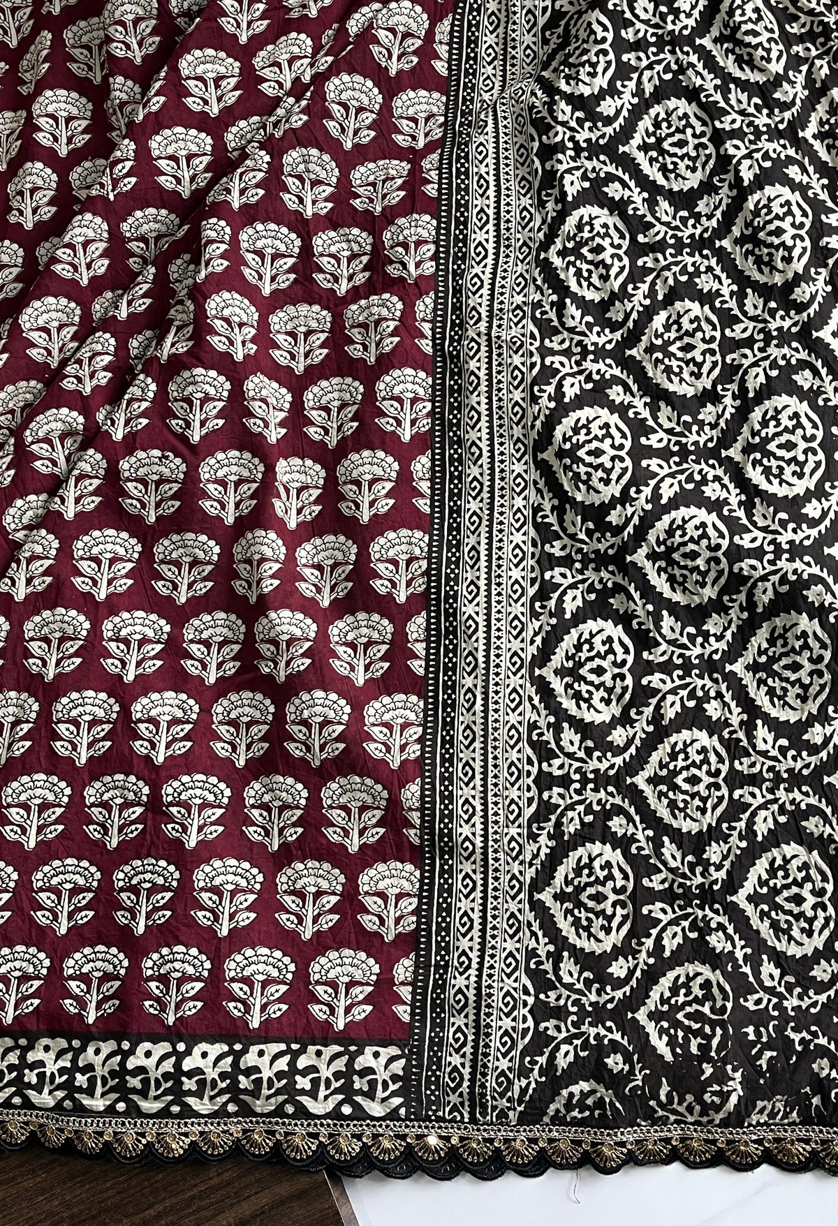 Glorious Black n Maroon Color Mul Cotton Print n Lace Work With Rich n Ikkat Pallu Designer Saree With Stunner Blouse Piece