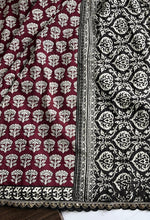Load image into Gallery viewer, Glorious Black n Maroon Color Mul Cotton Print n Lace Work With Rich n Ikkat Pallu Designer Saree With Stunner Blouse Piece

