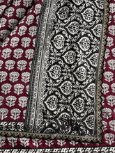 Load image into Gallery viewer, Glorious Black n Maroon Color Mul Cotton Print n Lace Work With Rich n Ikkat Pallu Designer Saree With Stunner Blouse Piece
