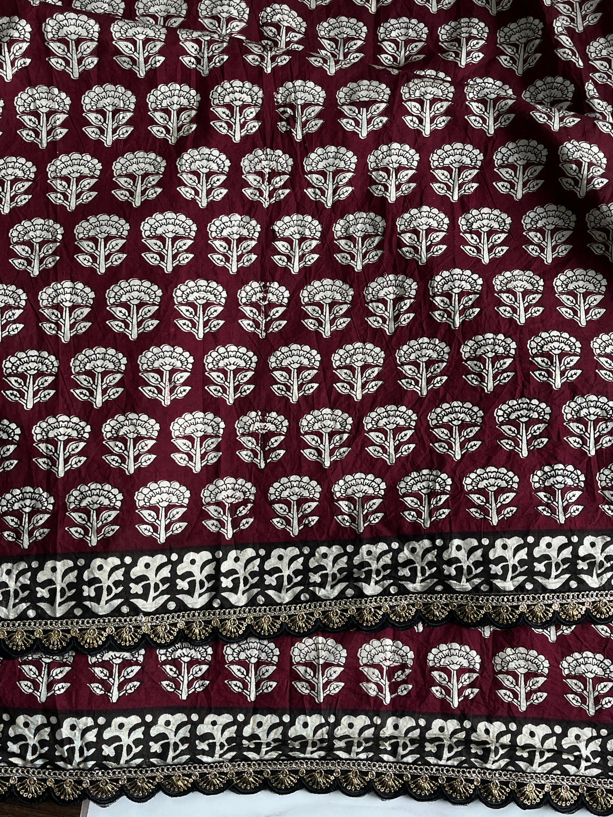 Glorious Black n Maroon Color Mul Cotton Print n Lace Work With Rich n Ikkat Pallu Designer Saree With Stunner Blouse Piece