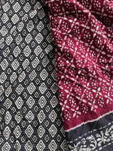 Load image into Gallery viewer, New Wedding Wear Black n Maroon Color Mul Cotton Print n Ajrak Rich Pallu Work Designer Saree With Stunner Blouse Piece
