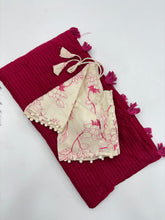 Load image into Gallery viewer, Ethnic Shimmer Nora Weaving Chex Fabric With Tassels Work Saree With Stitched Blouse
