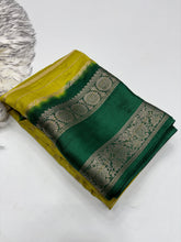 Load image into Gallery viewer, New Festive Wear Green Color Pure Dola Silk Jacquard Weaving Work Fancy Designer Saree With Blouse Piece
