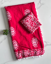 Load image into Gallery viewer, New Festive Wear Red Color Mul Cotton Batik Print Pum Pum Lace n Rich Pallu Work Designer Saree With Stunner Blouse Piece
