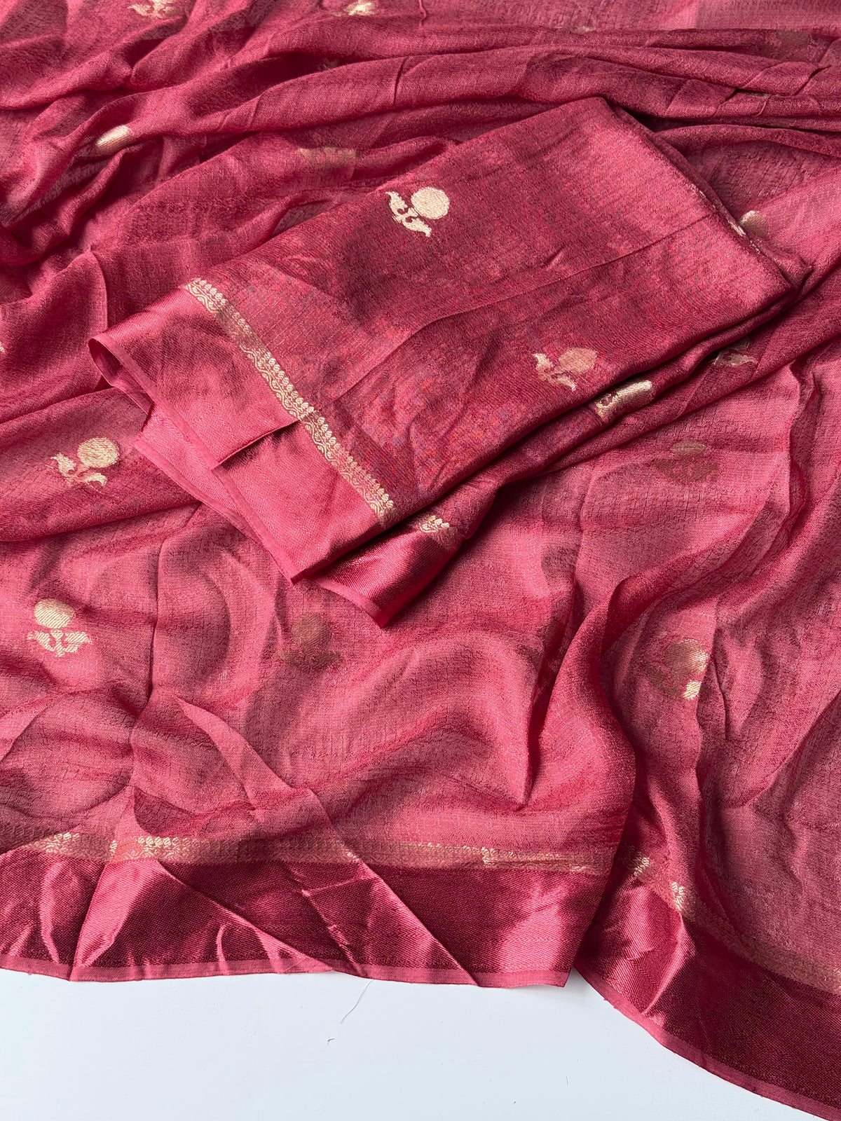 Verdant Cherry Pink Jacquard Work Pure Soft Viscose Silk Saree With Desiring Blouse Piece