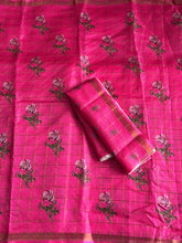 Load image into Gallery viewer, Gratifying Function Wear Kota Doriya Zari Checks With Flower Print Desinger Saree For Wedding
