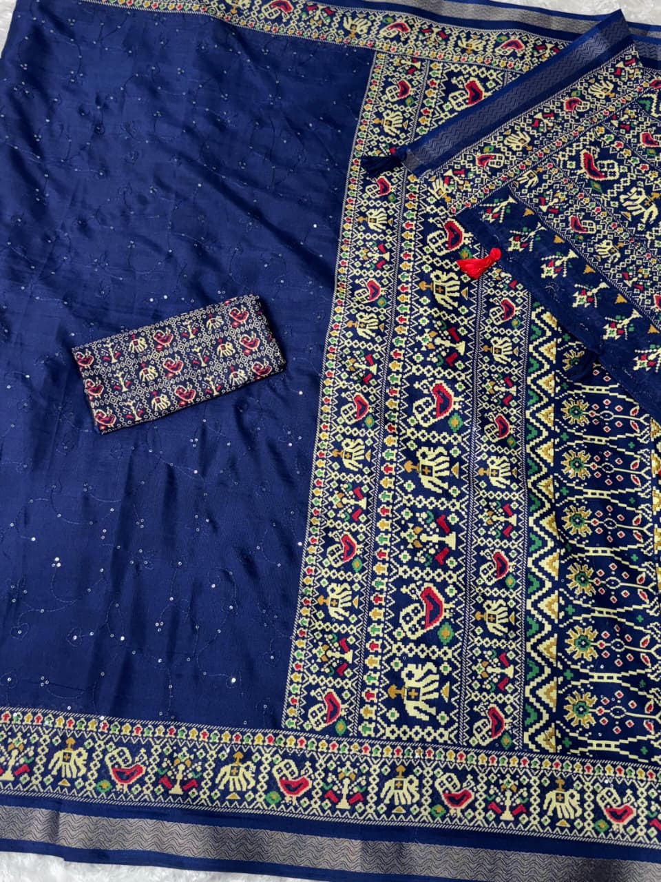 Entrancing Pure Mul Cotton Sequence  With Ajrakh Prined Fancy Designer Saree With Gratifying Blouse Piece