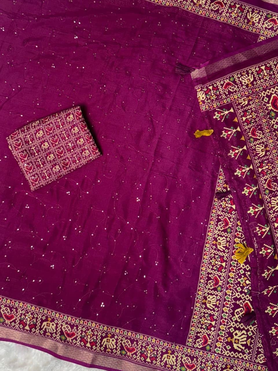 Entrancing Pure Mul Cotton Sequence  With Ajrakh Prined Fancy Designer Saree With Gratifying Blouse Piece