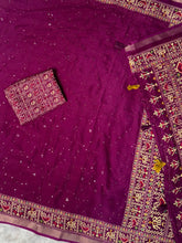 Load image into Gallery viewer, Entrancing Pure Mul Cotton Sequence  With Ajrakh Prined Fancy Designer Saree With Gratifying Blouse Piece
