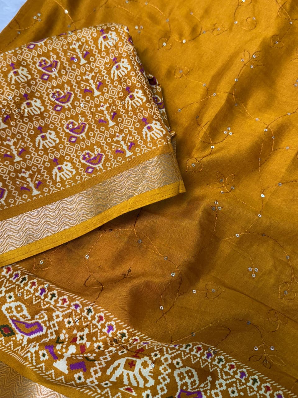 Entrancing Pure Mul Cotton Sequence  With Ajrakh Prined Fancy Designer Saree With Gratifying Blouse Piece
