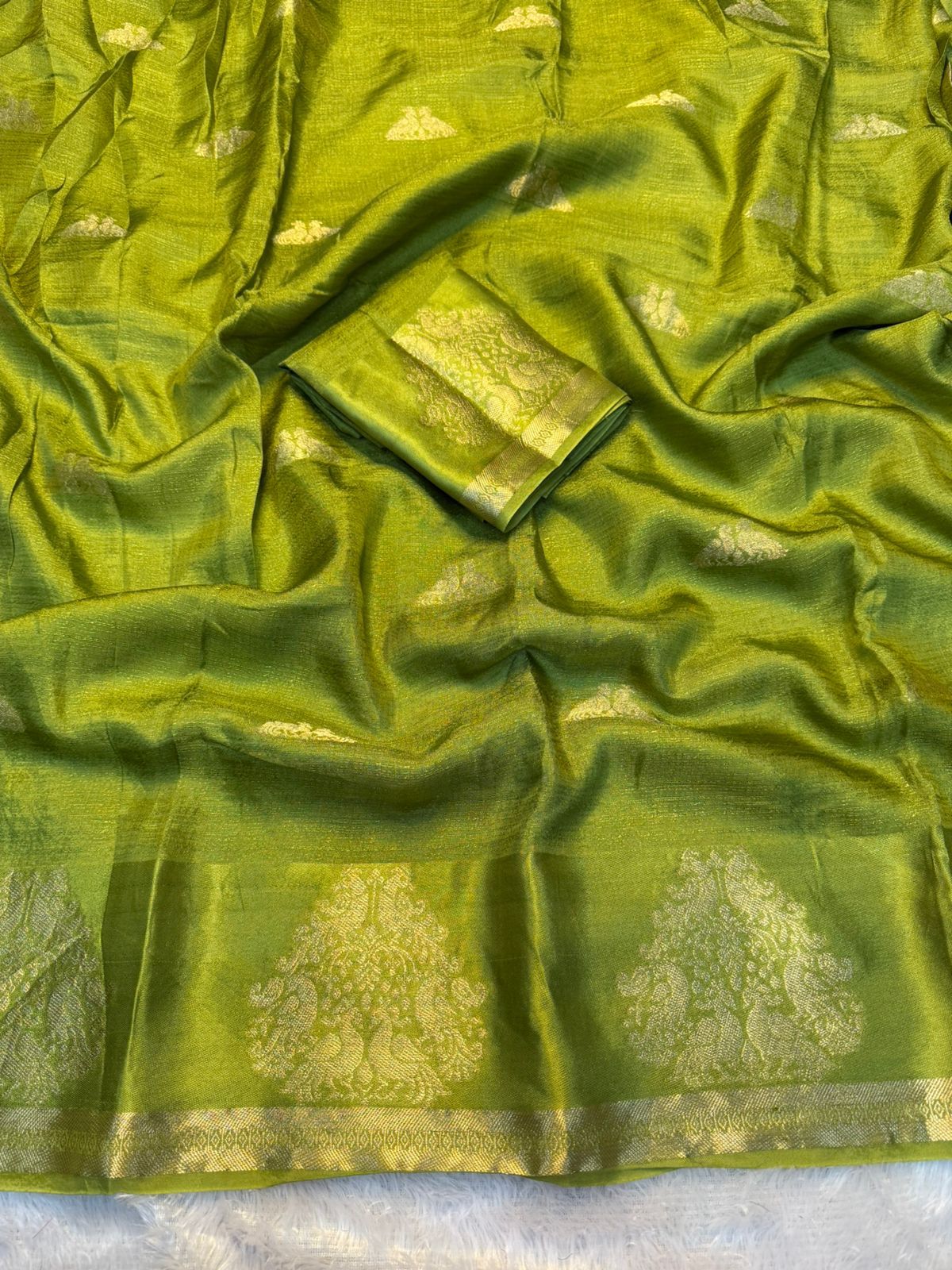 New Festive Wear Pure Soft Viscose Fabric Zari Work Fancy Designer Saree With Blouse