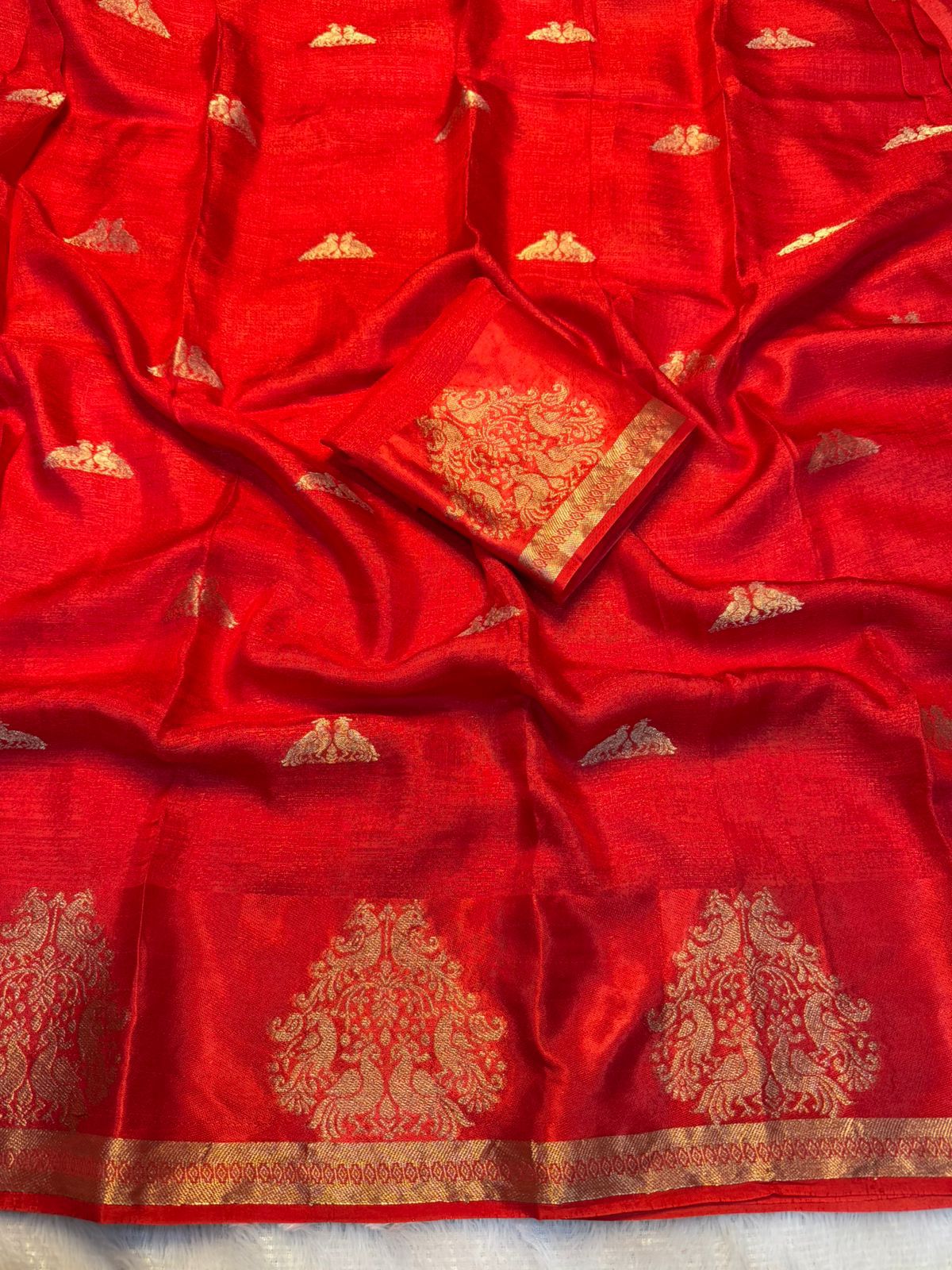 New Festive Wear Pure Soft Viscose Fabric Zari Work Fancy Designer Saree With Blouse