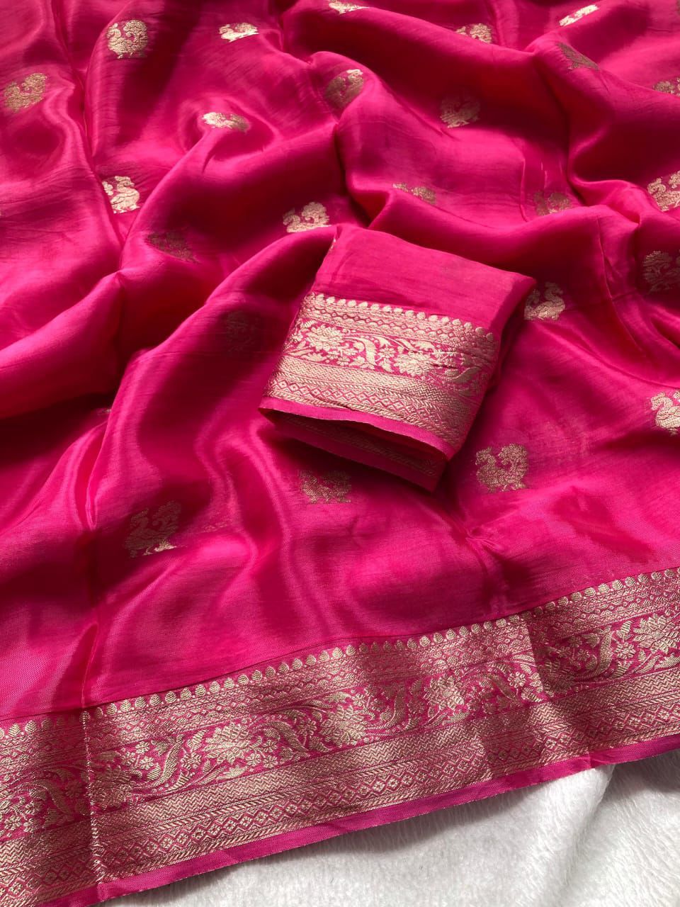 New Wedding Wear Pure Soft Viscose Crepe Silk Jacquard Weaving Zari Work Fancy Designer Saree With Blouse