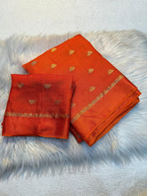 Load image into Gallery viewer, New Festive Wear Pure Soft Viscose Jute Zari Jacquard Weaving Work Fancy Designer Saree With Blouse
