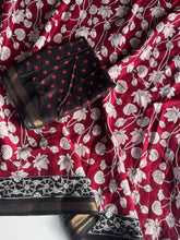 Load image into Gallery viewer, Captivating Function Wear Mul Cotton Print n Zari Jacquard Border With Rich Pallu Tussel Work Fancy Designer Saree For Women
