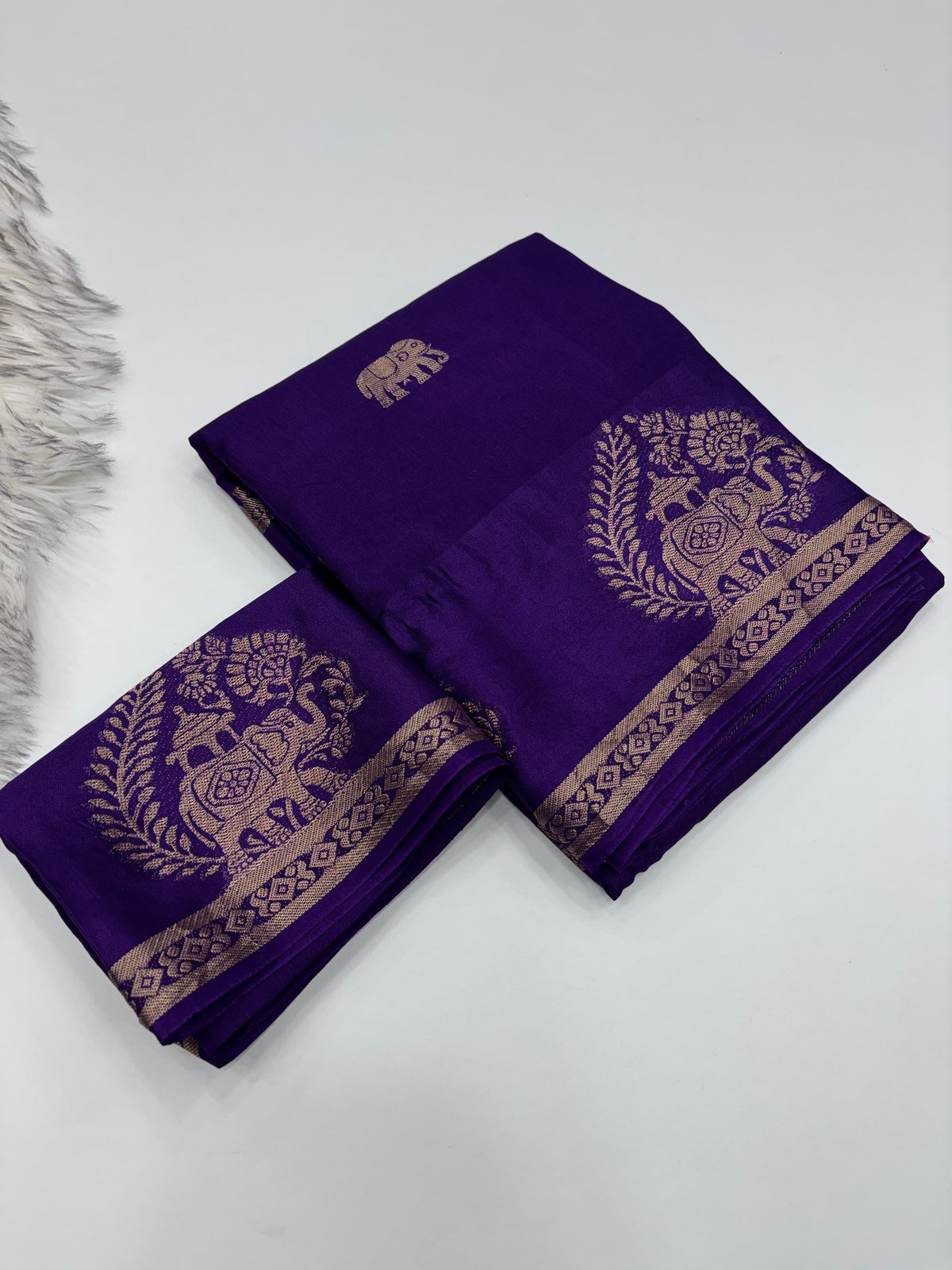 Quintessential Pure Soft Viscose Fabric Golden Zari Jacquard Work Fancy Designer Saree With Blouse