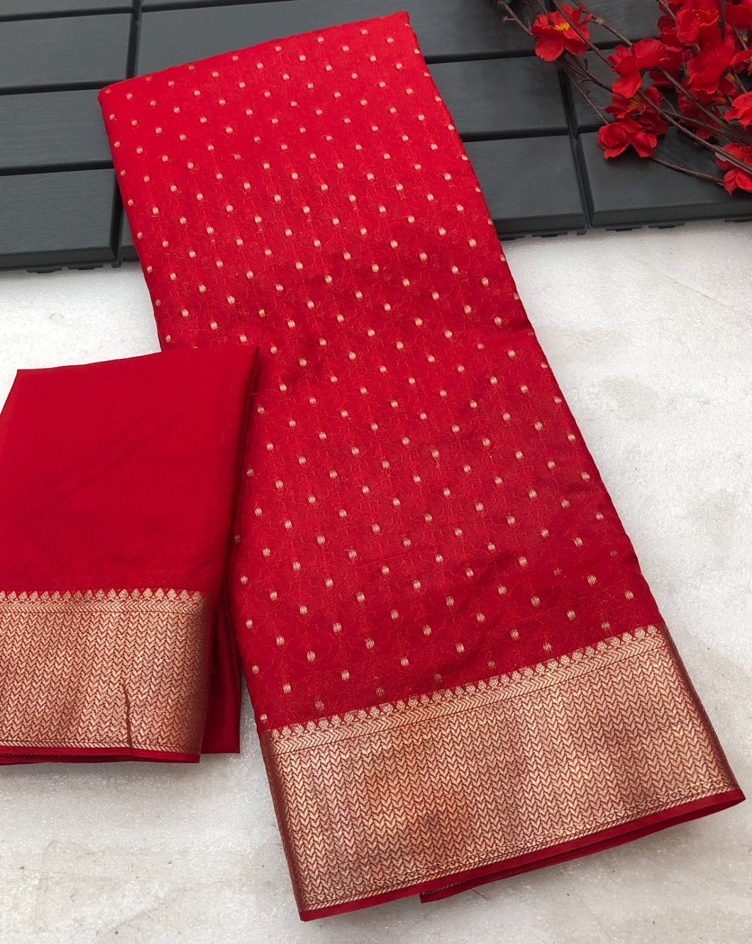New Wedding Wear Georgette Gold Zari Weaving With Rich Weaving Pallu Fancy Designer Saree