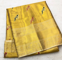 Load image into Gallery viewer, New Wedding Wear Golden Colour Kanjiviram Silk Pure Zari Weaving with Beautiful Meena Weaving Saree Vendor vastrang.in
