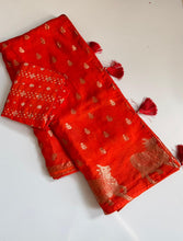 Load image into Gallery viewer, Splendorous Party Wear Pure Soft Viscose Crape Silk Golden Zari Butti n Pichwari Border With Tussel Work Pallu Fancy Designer Saree
