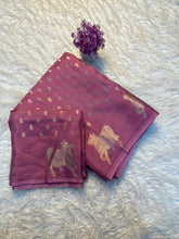 Load image into Gallery viewer, Charismatic Party Wear Pure Soft Viscose Crape Silk Zari Chit Palllu n Pichwari Border Fancy Designer Saree With Blouse
