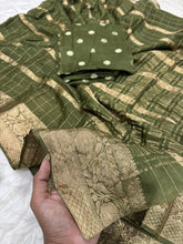 Load image into Gallery viewer, Luxury Festive Wear Chinnon Viscose Zari Checks Weaving Border With Rich Pallu Fancy Designer Saree With Blouse Piece
