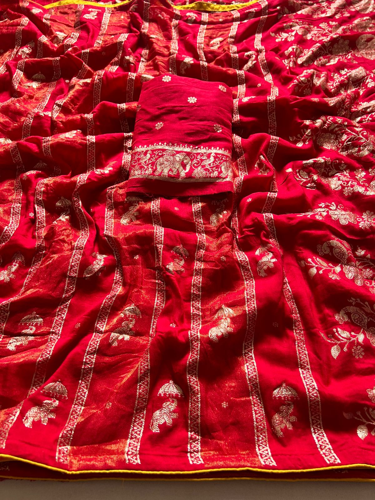 Quintessential Festive Wear Pure Banarasi Matka Silk Kanchipuram Zari Weaving n Kalamkari Meenakari Pallu Saree For Wedding
