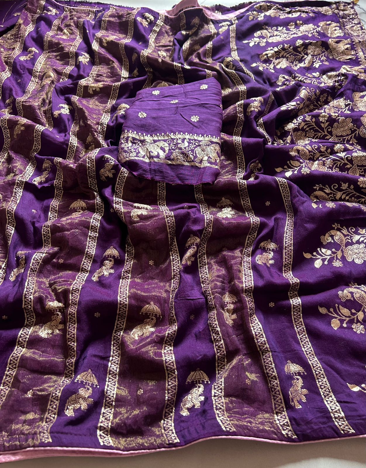 Quintessential Festive Wear Pure Banarasi Matka Silk Kanchipuram Zari Weaving n Kalamkari Meenakari Pallu Saree For Wedding