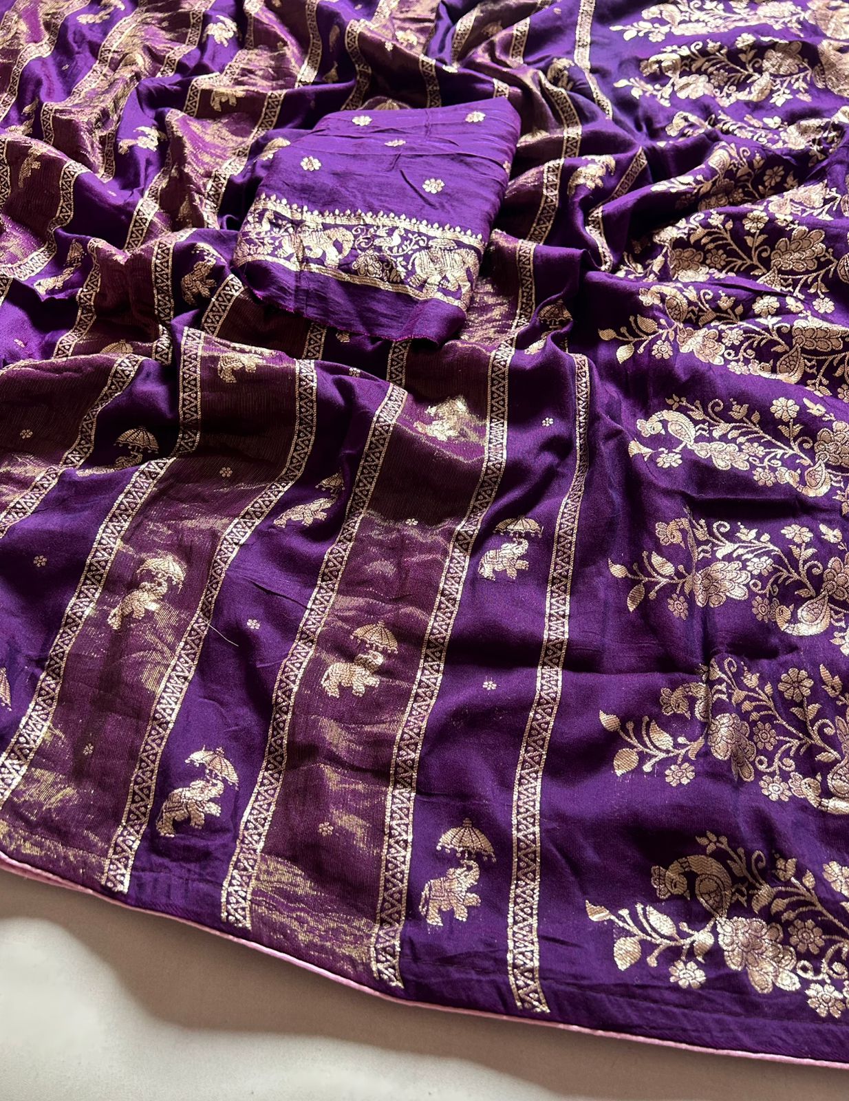 Quintessential Festive Wear Pure Banarasi Matka Silk Kanchipuram Zari Weaving n Kalamkari Meenakari Pallu Saree For Wedding