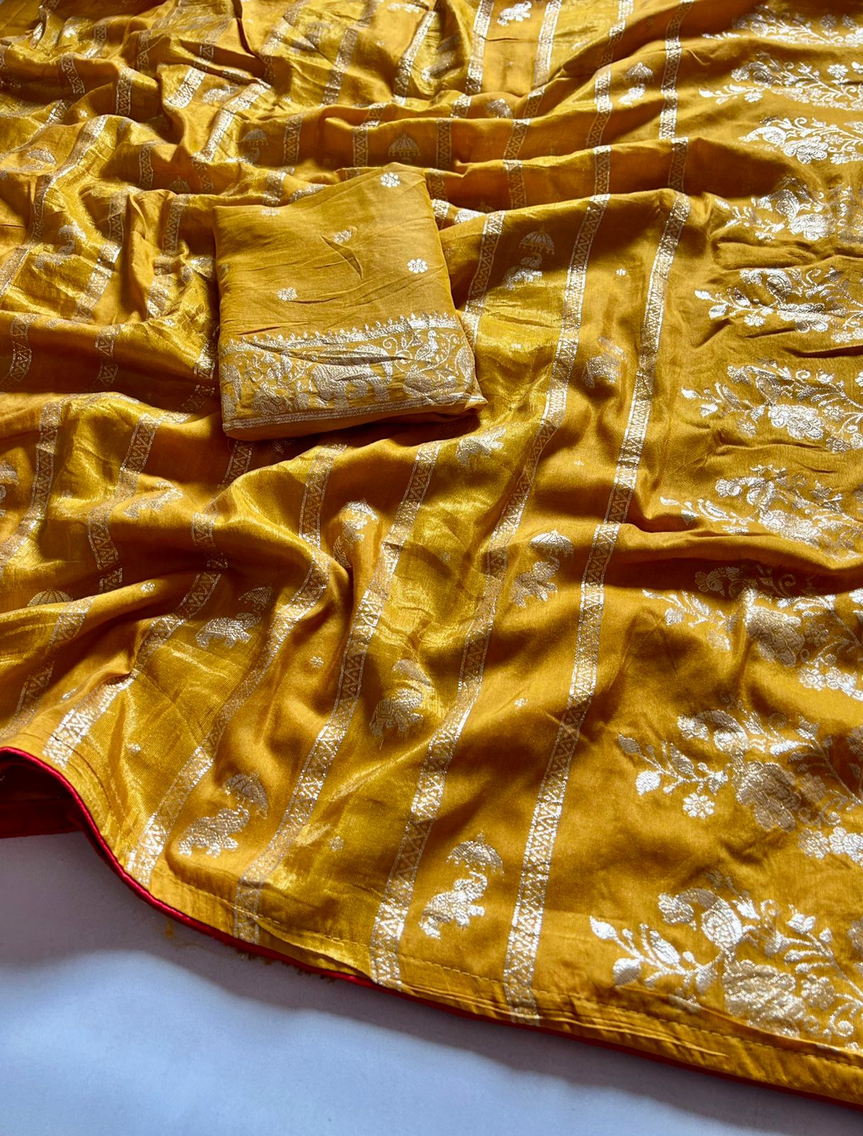 Quintessential Festive Wear Pure Banarasi Matka Silk Kanchipuram Zari Weaving n Kalamkari Meenakari Pallu Saree For Wedding