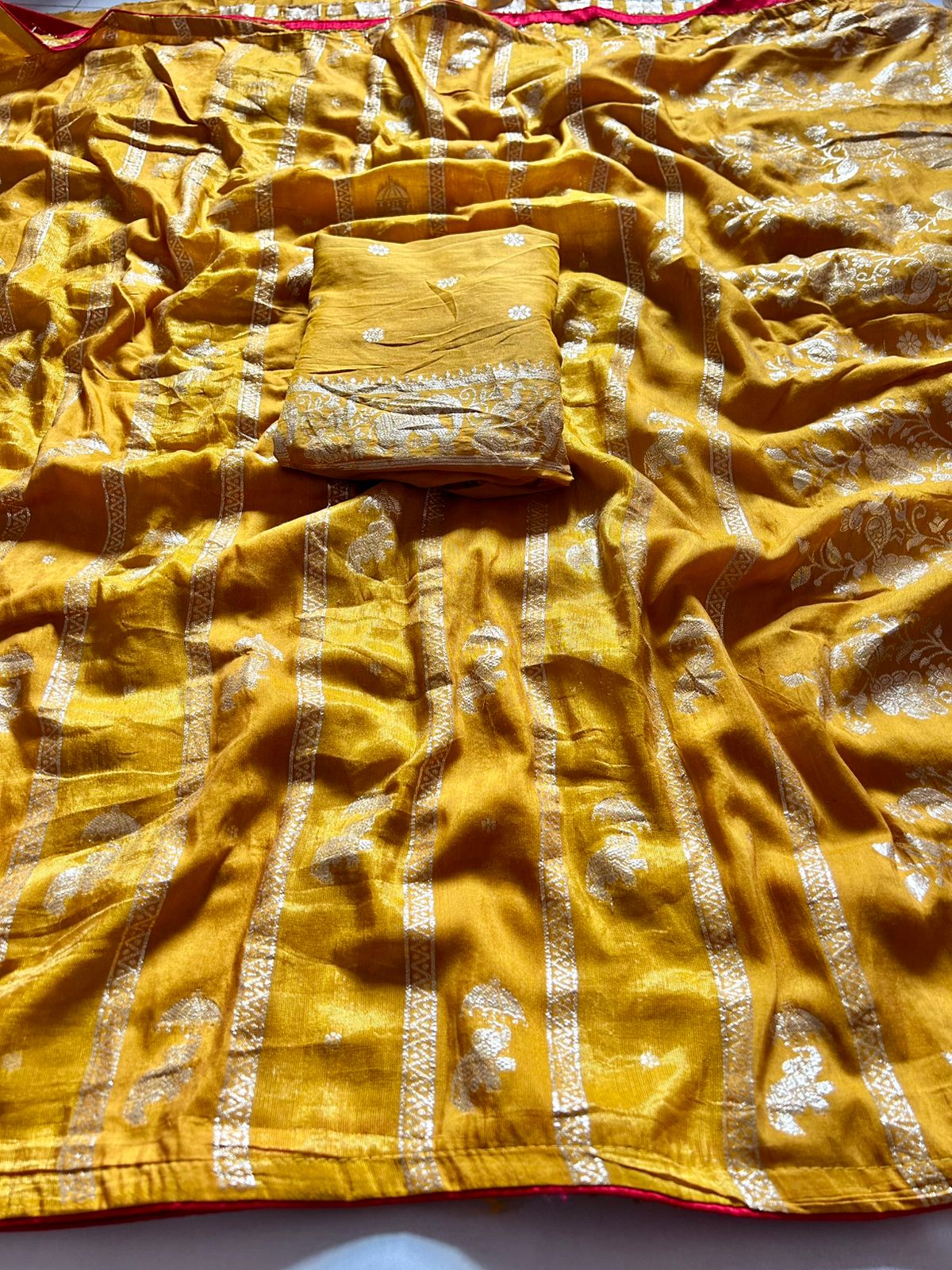 Quintessential Festive Wear Pure Banarasi Matka Silk Kanchipuram Zari Weaving n Kalamkari Meenakari Pallu Saree For Wedding