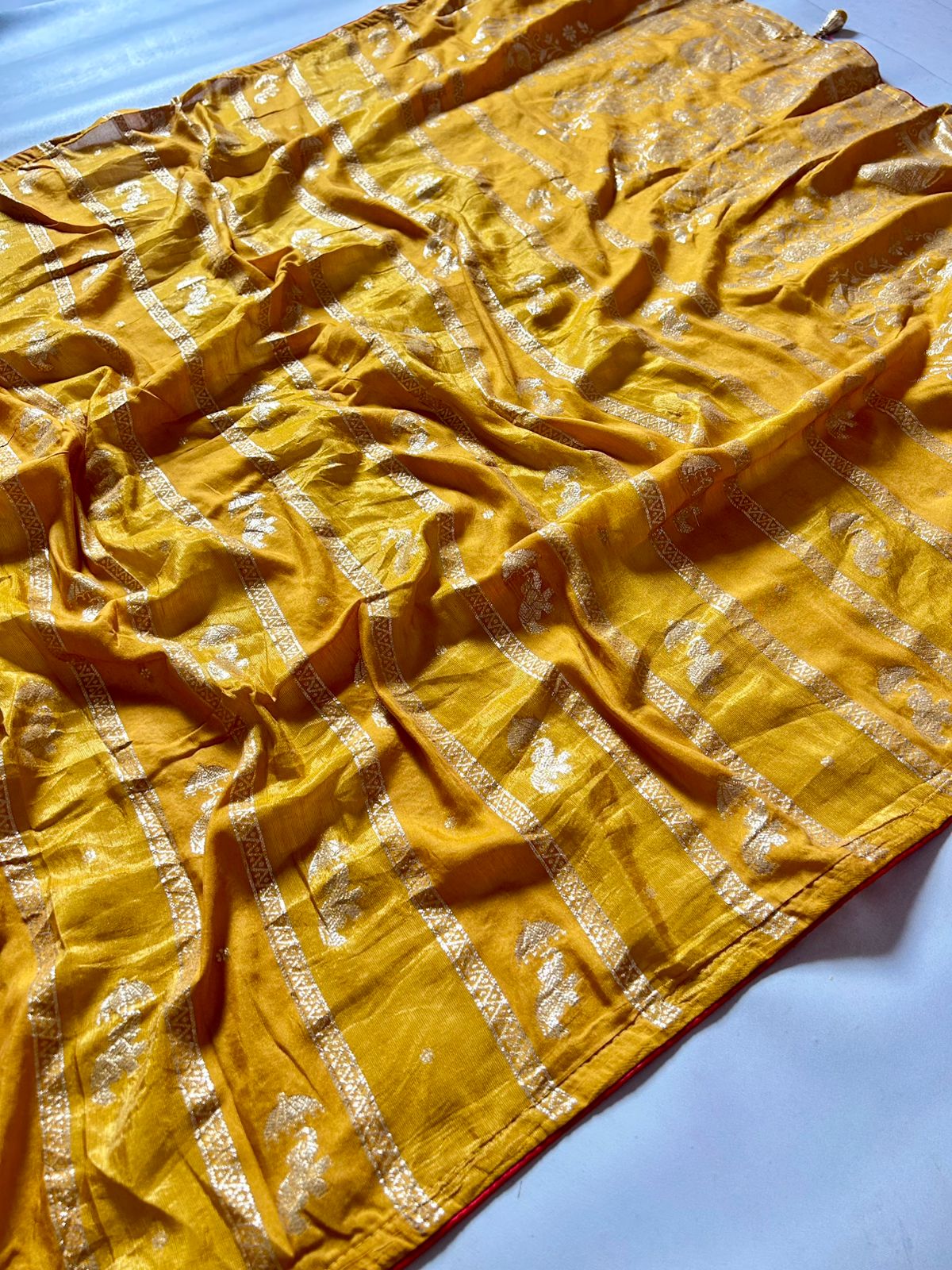 Quintessential Festive Wear Pure Banarasi Matka Silk Kanchipuram Zari Weaving n Kalamkari Meenakari Pallu Saree For Wedding