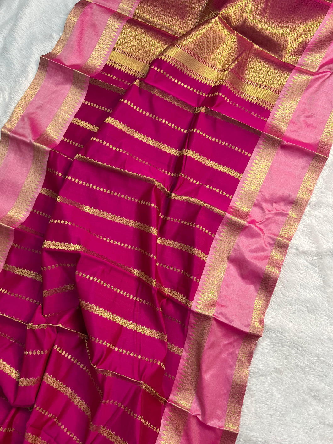 New Wedding Wear Banarasi Soft Silk Jacquard Weaving Work Fancy Designer Saree