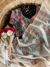 Load image into Gallery viewer, Marvellous Festive Wear Crush Organza Silk Embroidery N Sequence Work With Scallop Border Saree With Contrast Stitched Blouse
