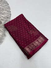 Load image into Gallery viewer, Fantabulous Party Wear Soft Dola Silk Kalamkari Print Mangalkari Zari Border Fancy Designer Saree With Blouse Piece
