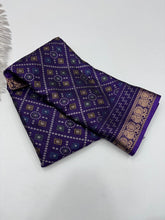 Load image into Gallery viewer, Classic Function Wear Soft Dola Silk Kalamkari Print Mangalkari Zari Border Fancy Designer Saree With Blouse Piece
