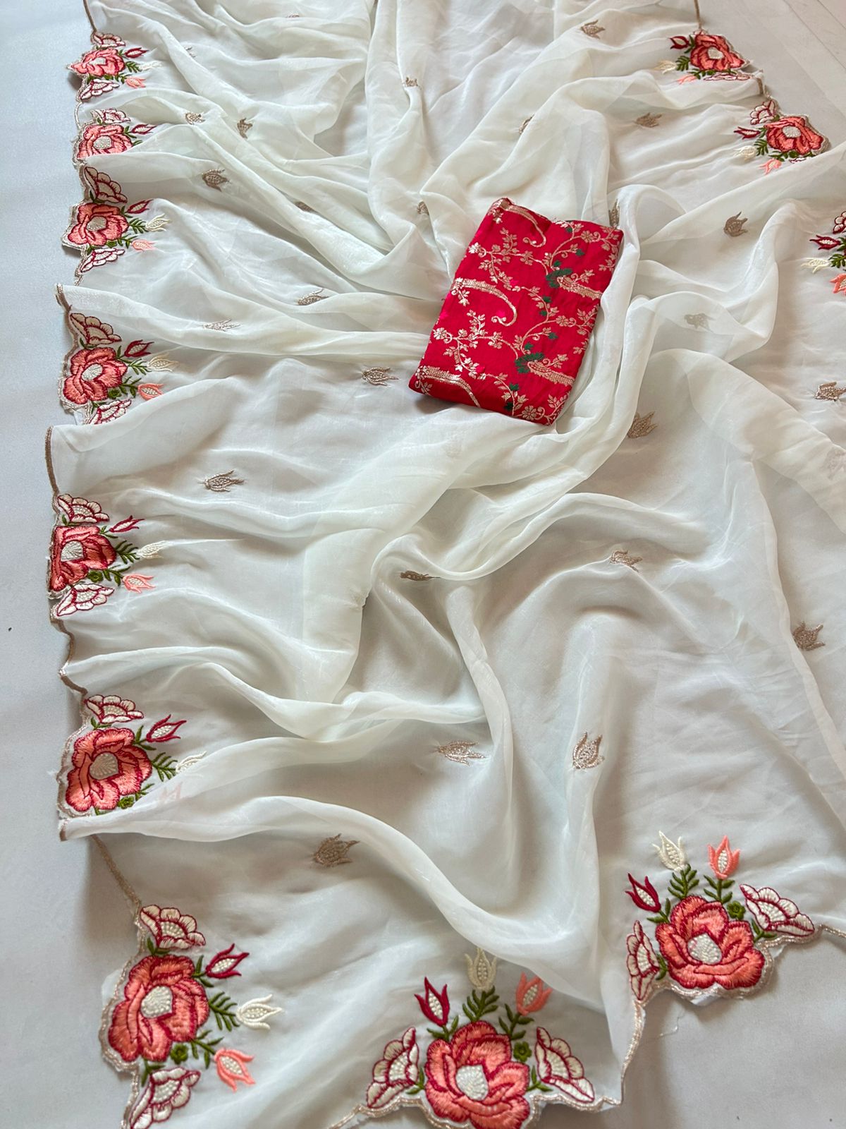 Stunning Festive Wear Off White Chiffon Silk Sequence n Cutwork Border Flower Design Saree With Contrast Blouse Piece