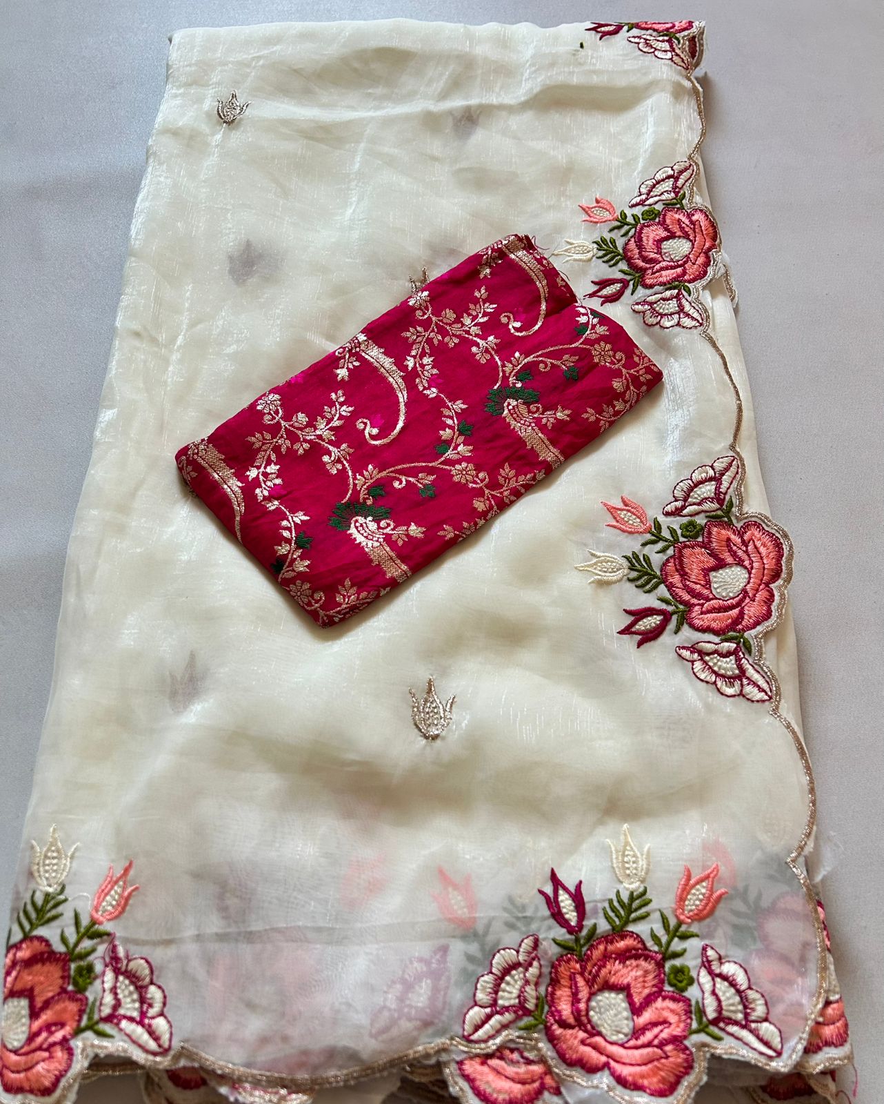 Stunning Festive Wear Off White Chiffon Silk Sequence n Cutwork Border Flower Design Saree With Contrast Blouse Piece