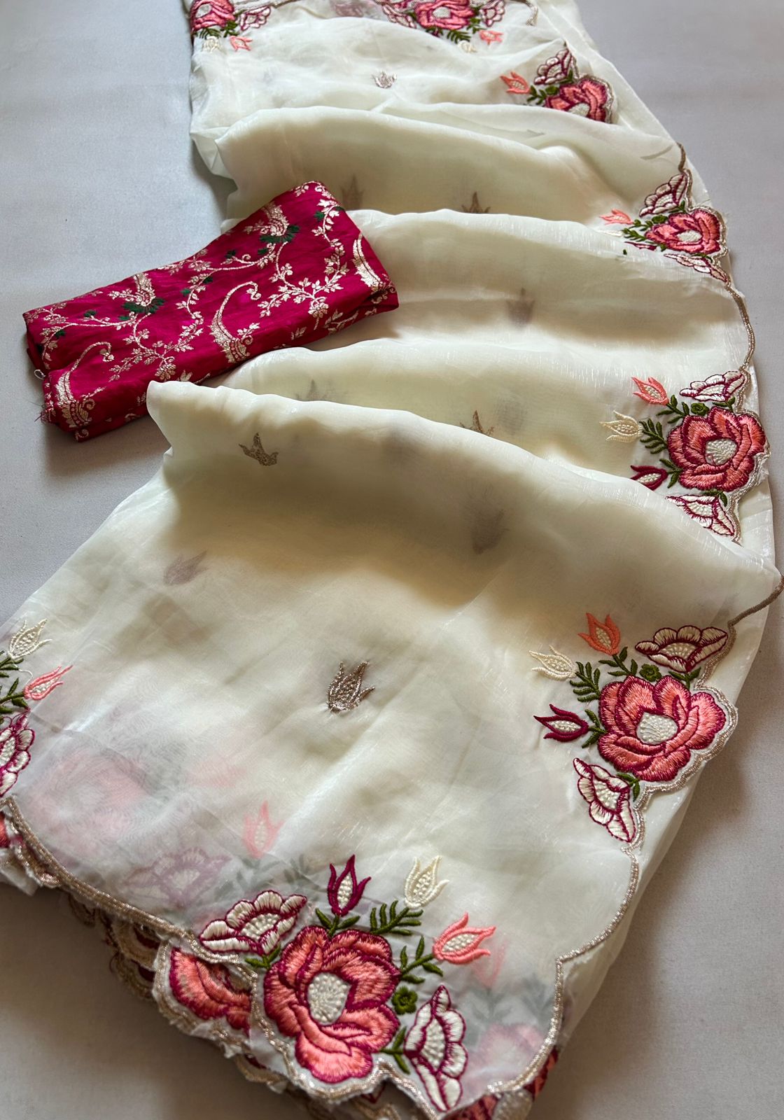 Stunning Festive Wear Off White Chiffon Silk Sequence n Cutwork Border Flower Design Saree With Contrast Blouse Piece