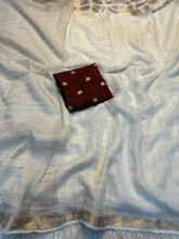 Load image into Gallery viewer, Attractive Party Wear White Colour Pure Viscose Chinon Trendy Chex Jacquard Border Rich Pallu Saree With Contrast Blouse Piece
