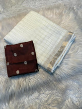 Load image into Gallery viewer, Attractive Party Wear White Colour Pure Viscose Chinon Trendy Chex Jacquard Border Rich Pallu Saree With Contrast Blouse Piece
