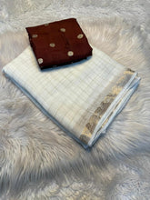 Load image into Gallery viewer, Attractive Party Wear White Colour Pure Viscose Chinon Trendy Chex Jacquard Border Rich Pallu Saree With Contrast Blouse Piece

