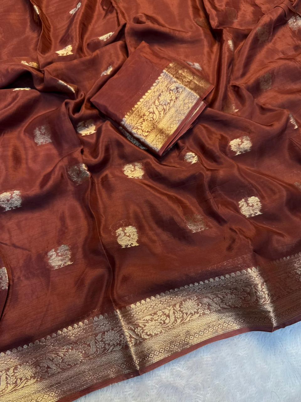 Admirable Wedding Wear Pure Soft Viscose Crepe Silk Jacquard Weaving Zari Work Fancy Designer Saree With Blouse