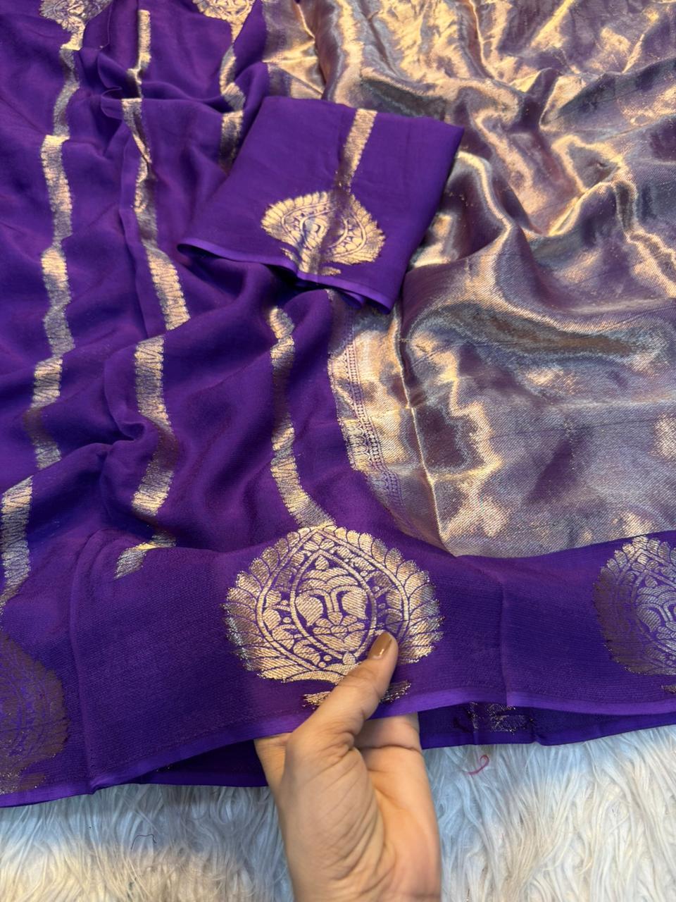 Adorning Wedding Wear Pure Viscose Dola Silk Jacquard Zari Weaving Work Fancy Designer Saree For Ocassion