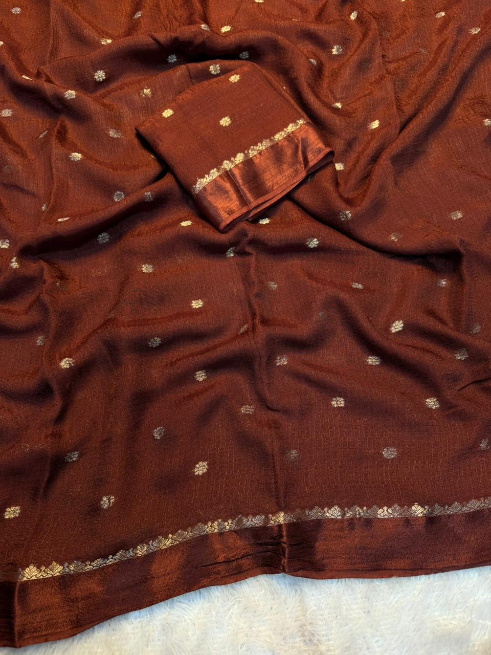 Fantabulous Festive Wear Pure Viscouse Soft Jute Jacquard Design n Satin Border Fancy Saree With Blouse Piece