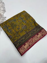 Load image into Gallery viewer, Adorning Function Wear Pure Soft Dola Silk Mangalkari Border Designer Saree With Blouse Piece
