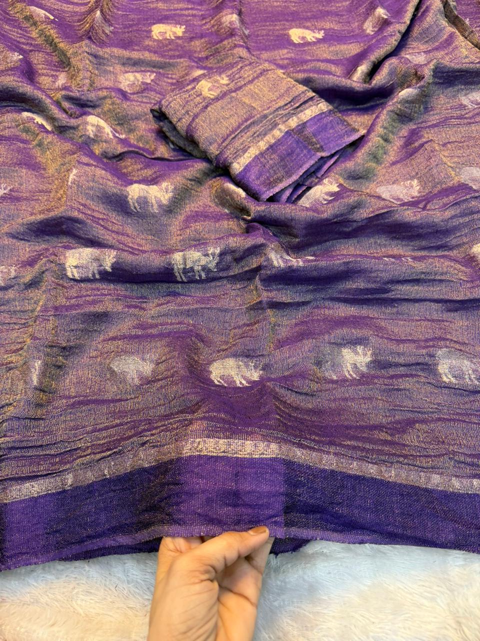 Impressive Viscose Tissue Weaving Silk Zari Work Fancy Designer Saree With Blouse