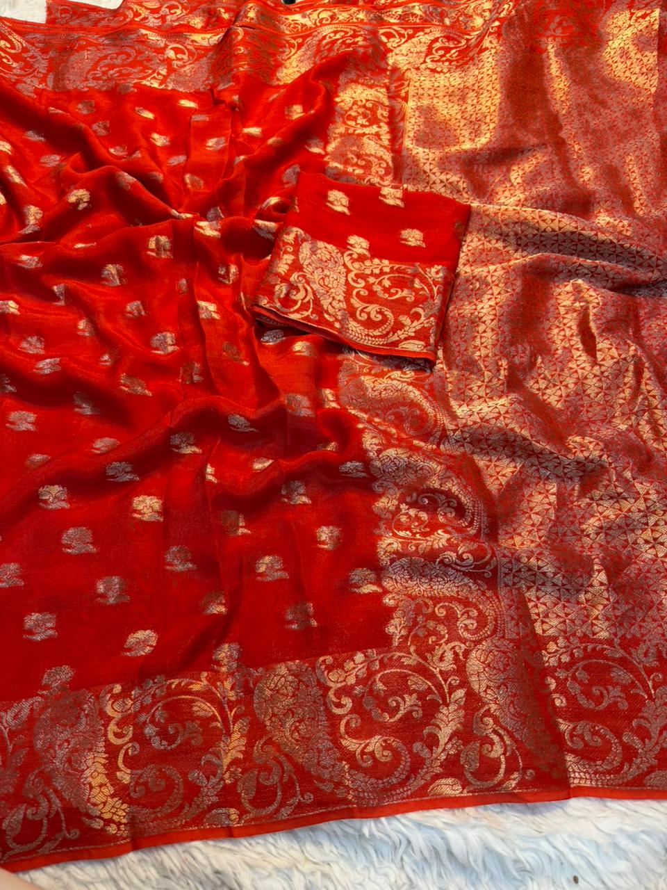 Magnetic Function Wear Pure Viscose Weaving Silk Jacquard Work Rich Pallu Designer Saree With Elegant Blouse Piece