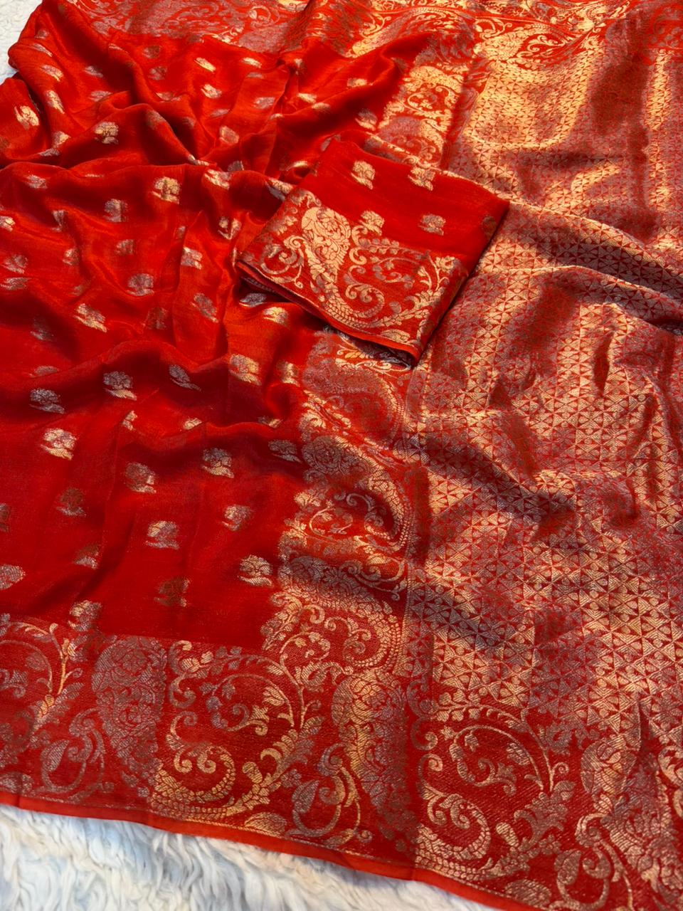 Magnetic Function Wear Pure Viscose Weaving Silk Jacquard Work Rich Pallu Designer Saree With Elegant Blouse Piece